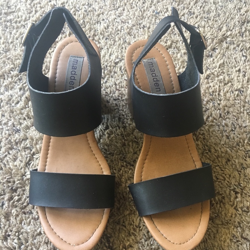 Madden Girl black clog sandals!